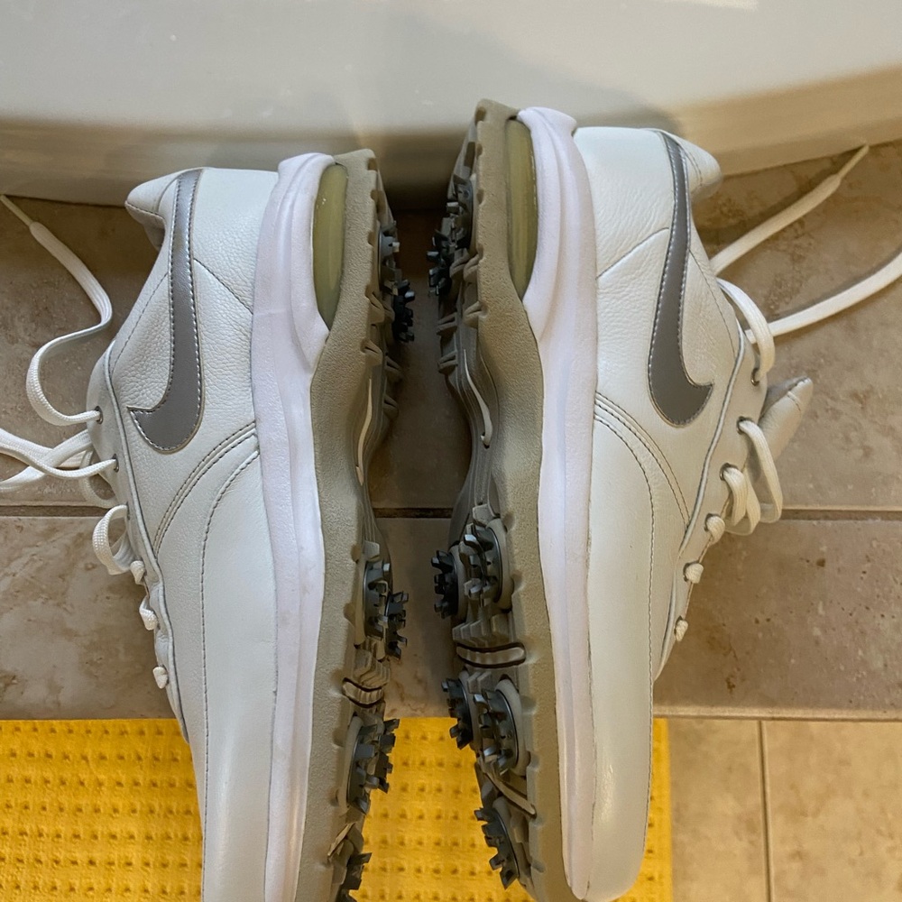 Nike White and Gray Sport golf shoes - Picture 6 of 6